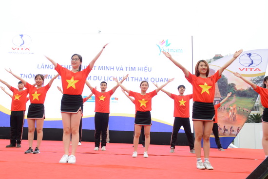 Phát động phong trào “Nâng cao hình ảnh du khách Việt” ảnh 1